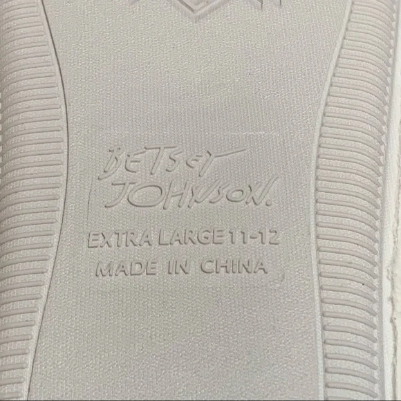 Betsey Johnson Betsiest Vibrant Sugar Skulls Slipper White - Picture 8 of 10